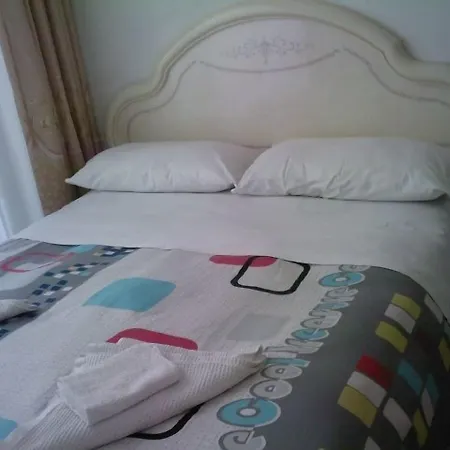 בית הארחה Roma Prince Inn Accommodation רומא