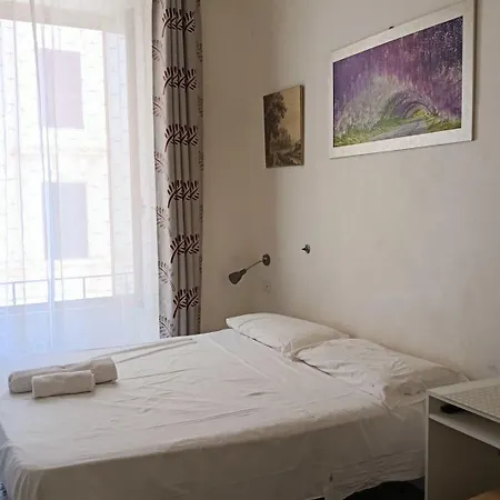 Roma Prince Inn Accommodation 2*